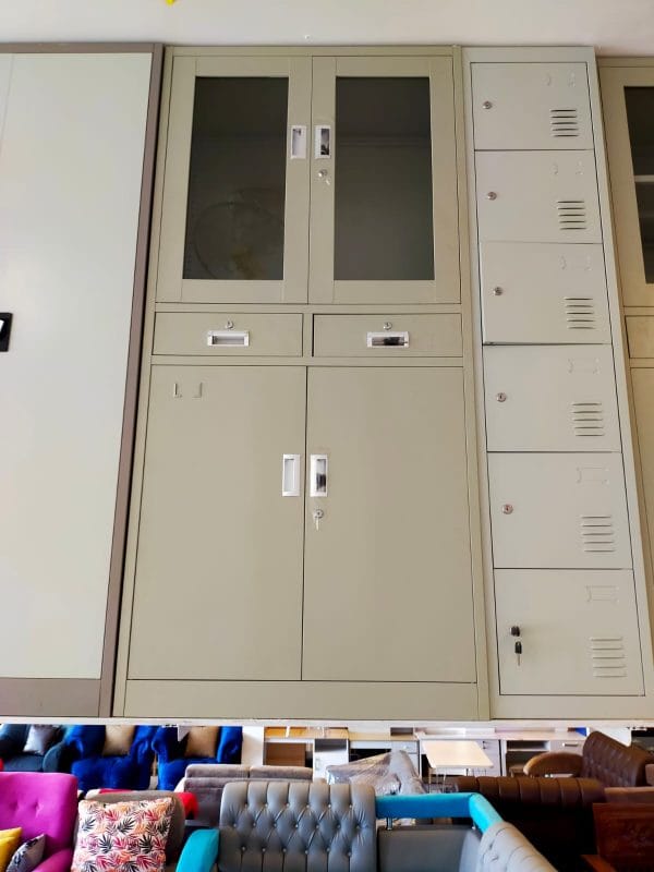 Lemari Arsip Besi 4 Pintu dengan Laci