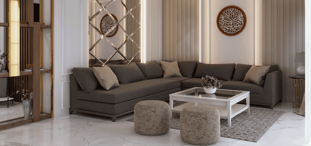 Gambar ruang tamu modern dengan sofa custom berwarna netral. Sofa modular berwarna cerah di ruang tamu minimalis. Dekorasi ruang tamu dengan bantal motif geometris dan karpet bulu. Pencahayaan hangat dengan lampu lantai di sudut ruang tamu. Meja tamu kayu dengan dekorasi vas bunga segar. Tanaman hias indoor di pojok ruang tamu yang cerah.