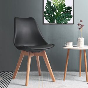 Kursi Makan Modern Minimalis Solid Wood PP Seat HD007 Black – Desain Stylish, Nyaman, dan Tahan Lama untuk Ruang Tamu, Ruang Makan & Kantor